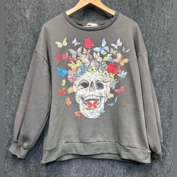 ROMWE Tops - Romwe Skull & Butterfly Graphic Sweatshirt Size L